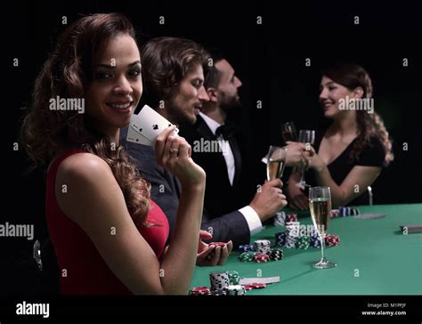 Fotos De Mujeres Jugando Poker