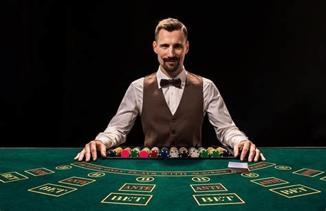 Masculino Online Casino Dealer Contratacao