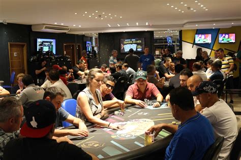 Nh Clube De Poker Em Curitiba