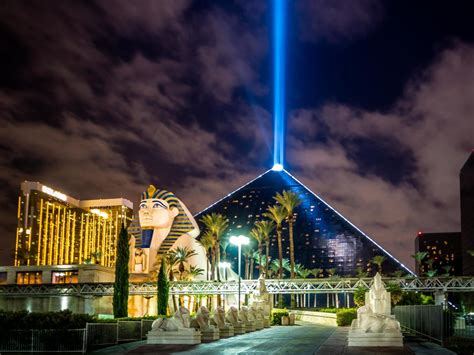 Pyramid Of Light 888 Casino