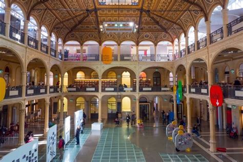 Sala De Fenda De Bolonha Via Larga