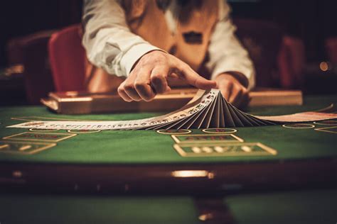 Sob A Arma De Estrategia De Poker